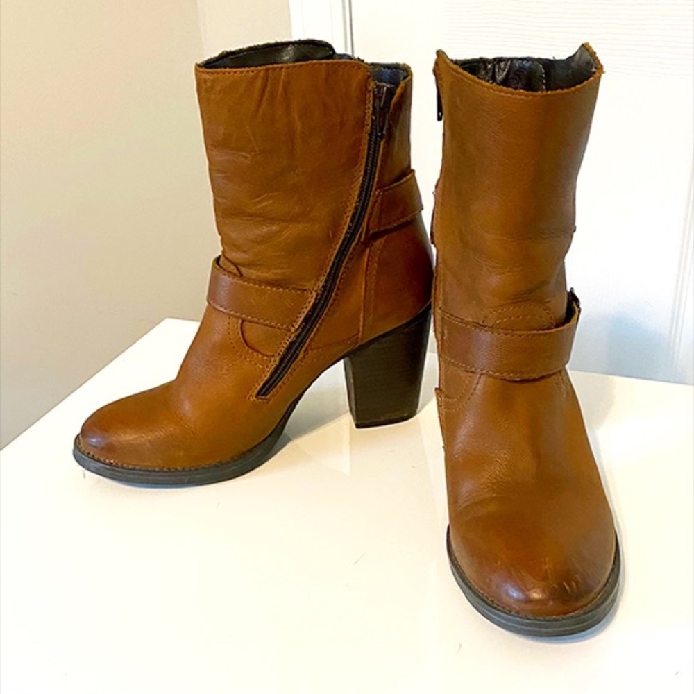 Steve Madden Booties Mint Condition (Size 9)